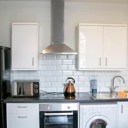 Fortunae'S Cosy Apartment- By Fang Sunderland  Exterior foto