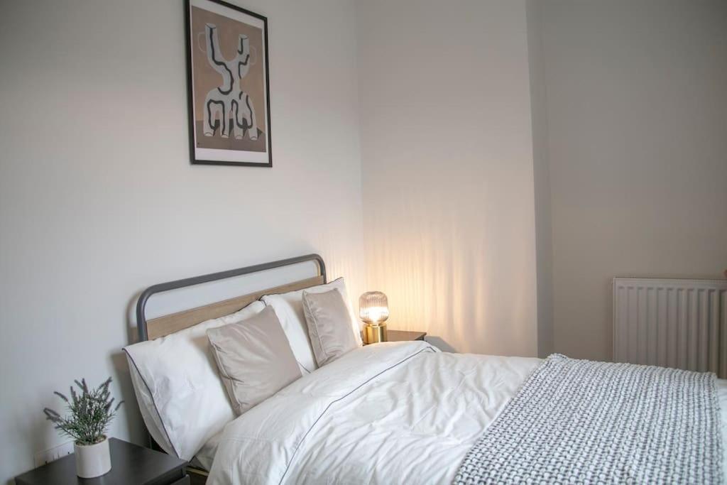 Fortunae'S Cosy Apartment- By Fang Sunderland  Exterior foto