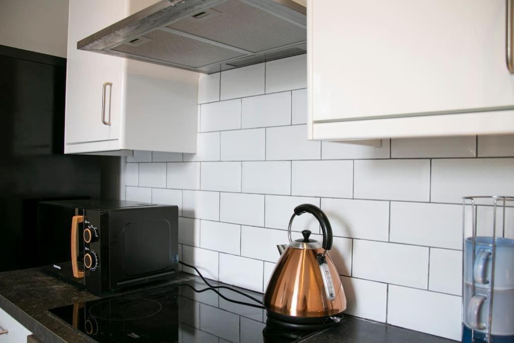 Fortunae'S Cosy Apartment- By Fang Sunderland  Exterior foto
